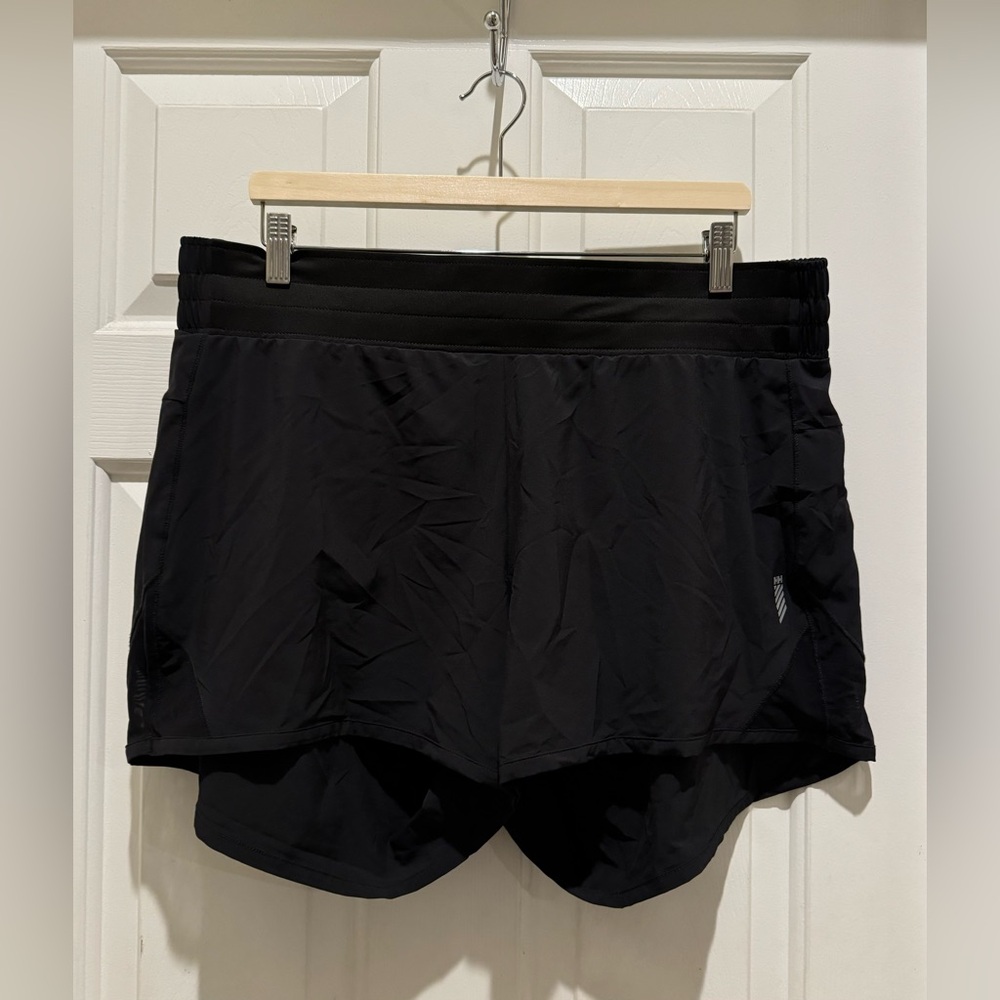 Helly Hansen women’s tech trail shorts size XXL